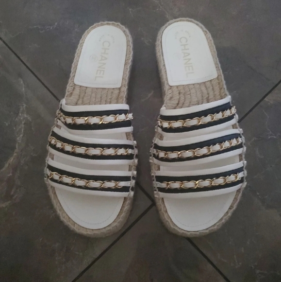 Chanel Link Accent Mules - Picture 3 of 7